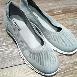 Freedom Fit grey mesh loafers. Mint condition. 9 wide